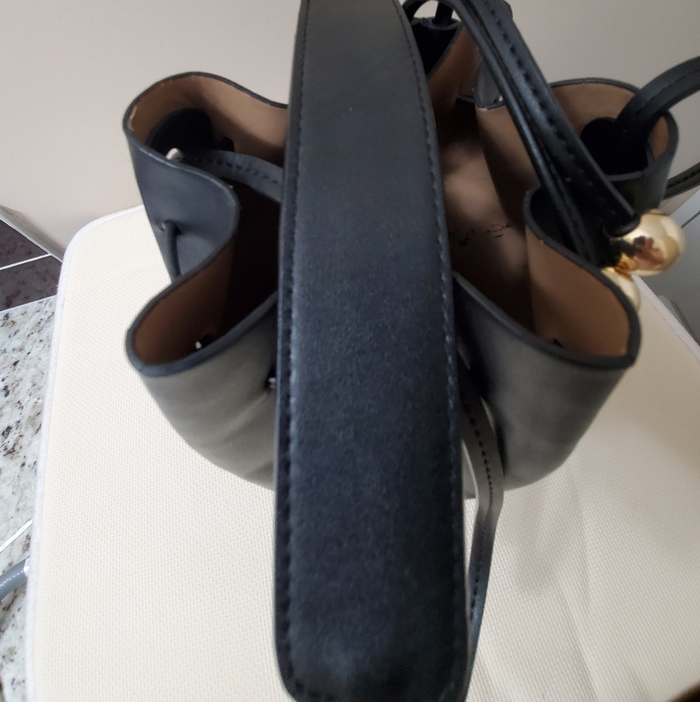 🔥🔥SOLD!🔥🔥 Mango bucket bag - Picture 4 of 14